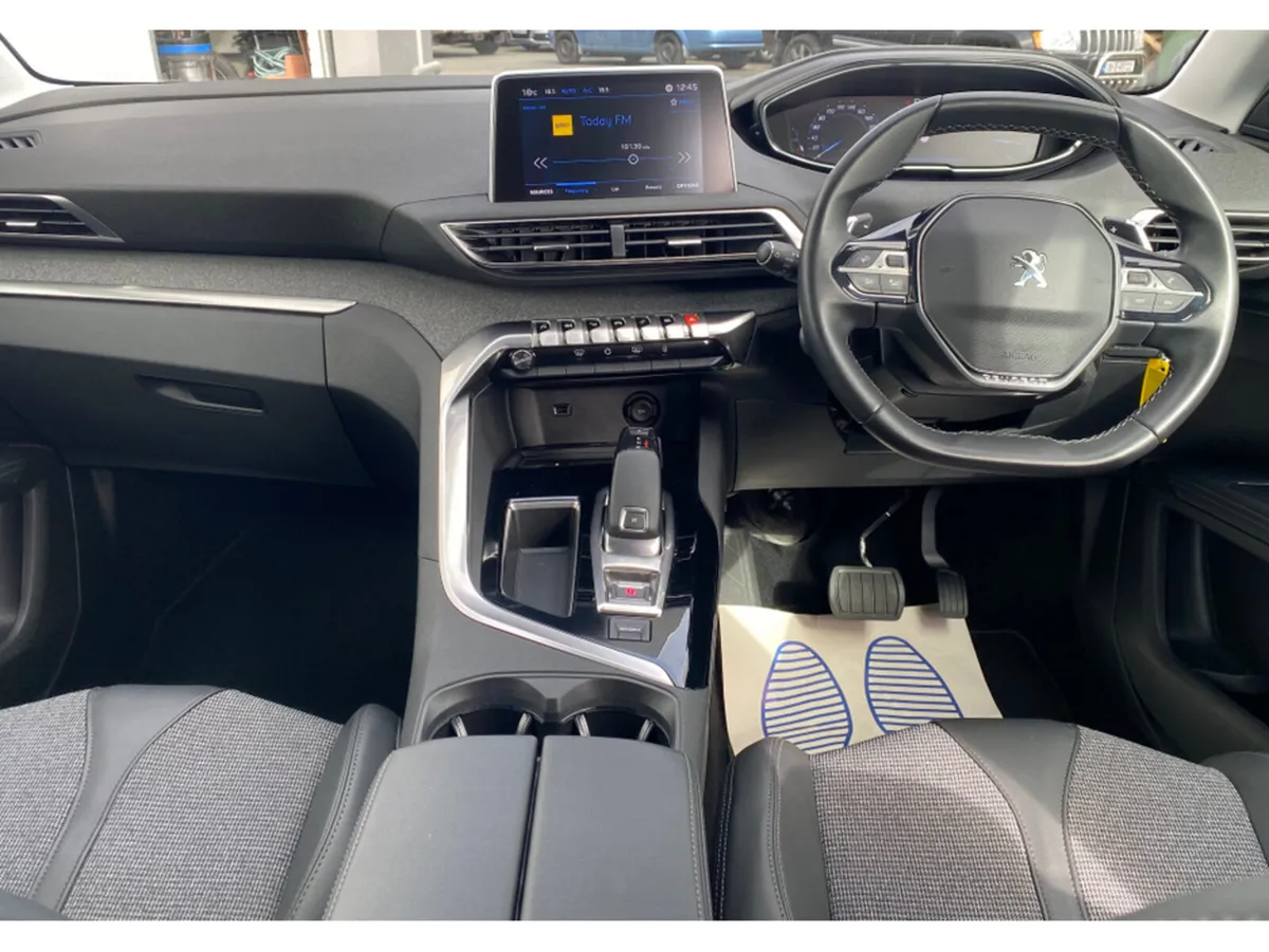 Peugeot 5008 ALLURE 1.5 HDI 130BHP AUTOMATIC - Image 3