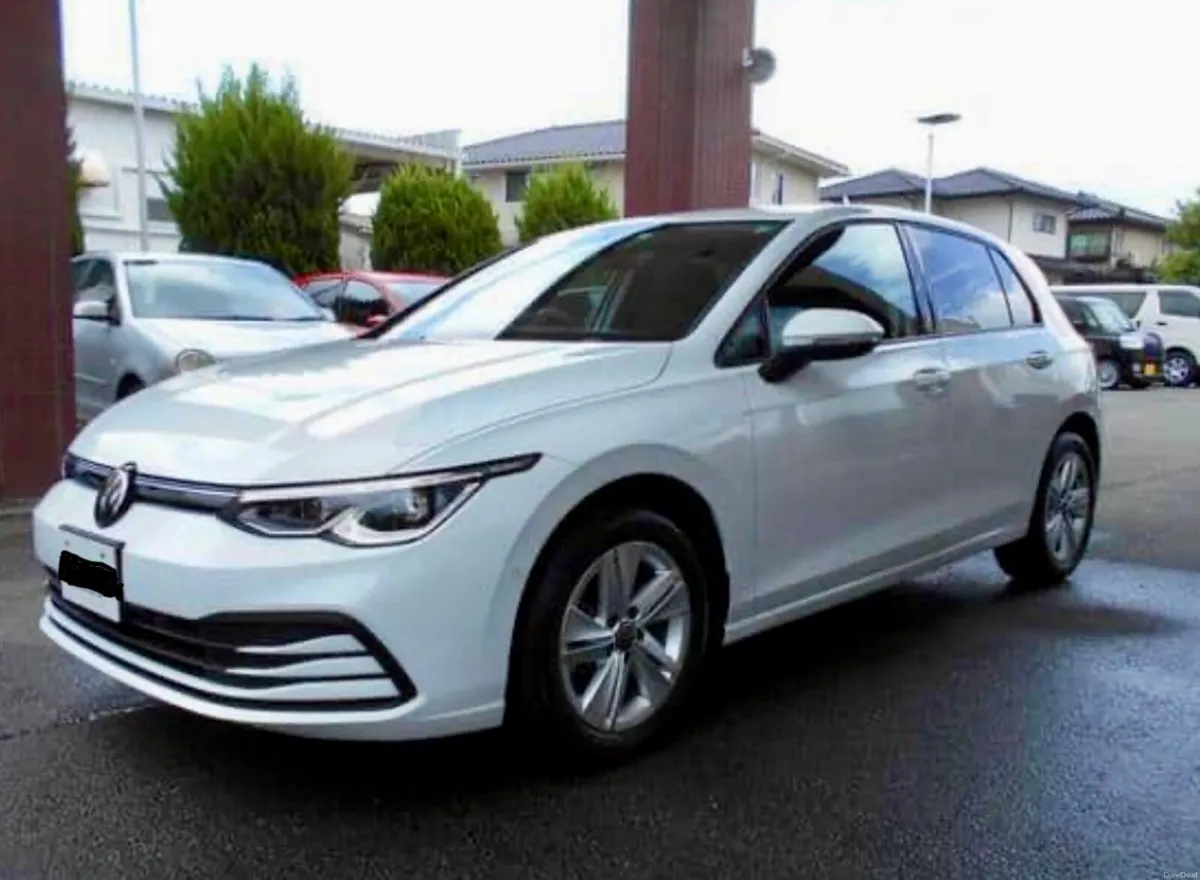 Vw Golf 2022 Automatic,1.0 petrol, LIKE NEW - Image 3