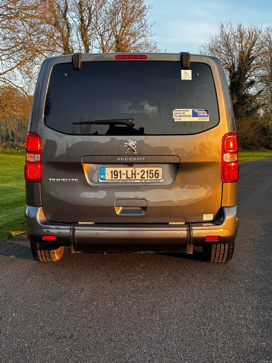 Peugeot 6 Seat plus Wheelchair WAV - Image 3