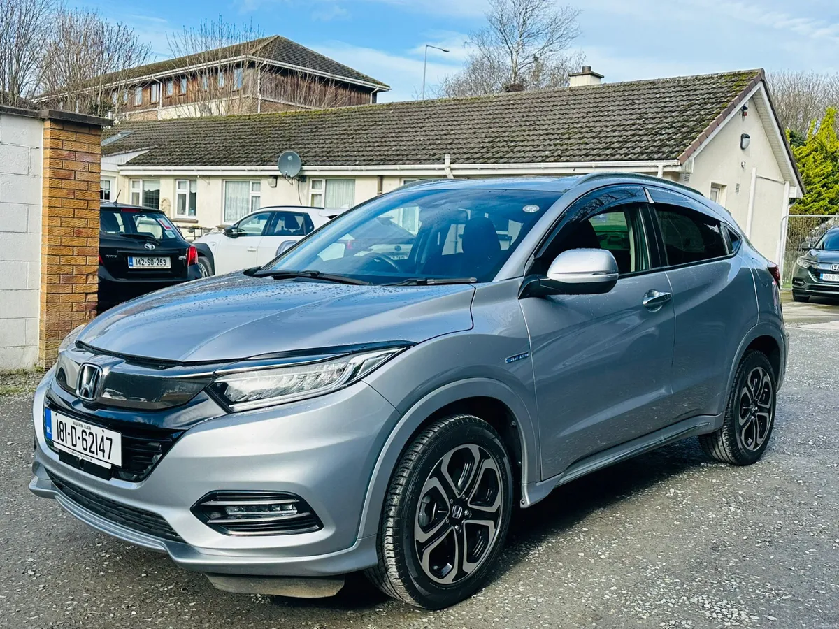 Honda Vezel 2018 1.5 Hybrid Auto 12648 KM ONLY - Image 4