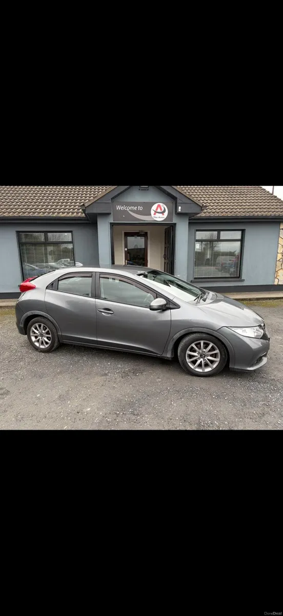 Honda Civic 2013 - Image 2