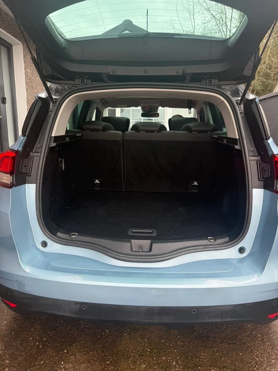 Car - Image 4