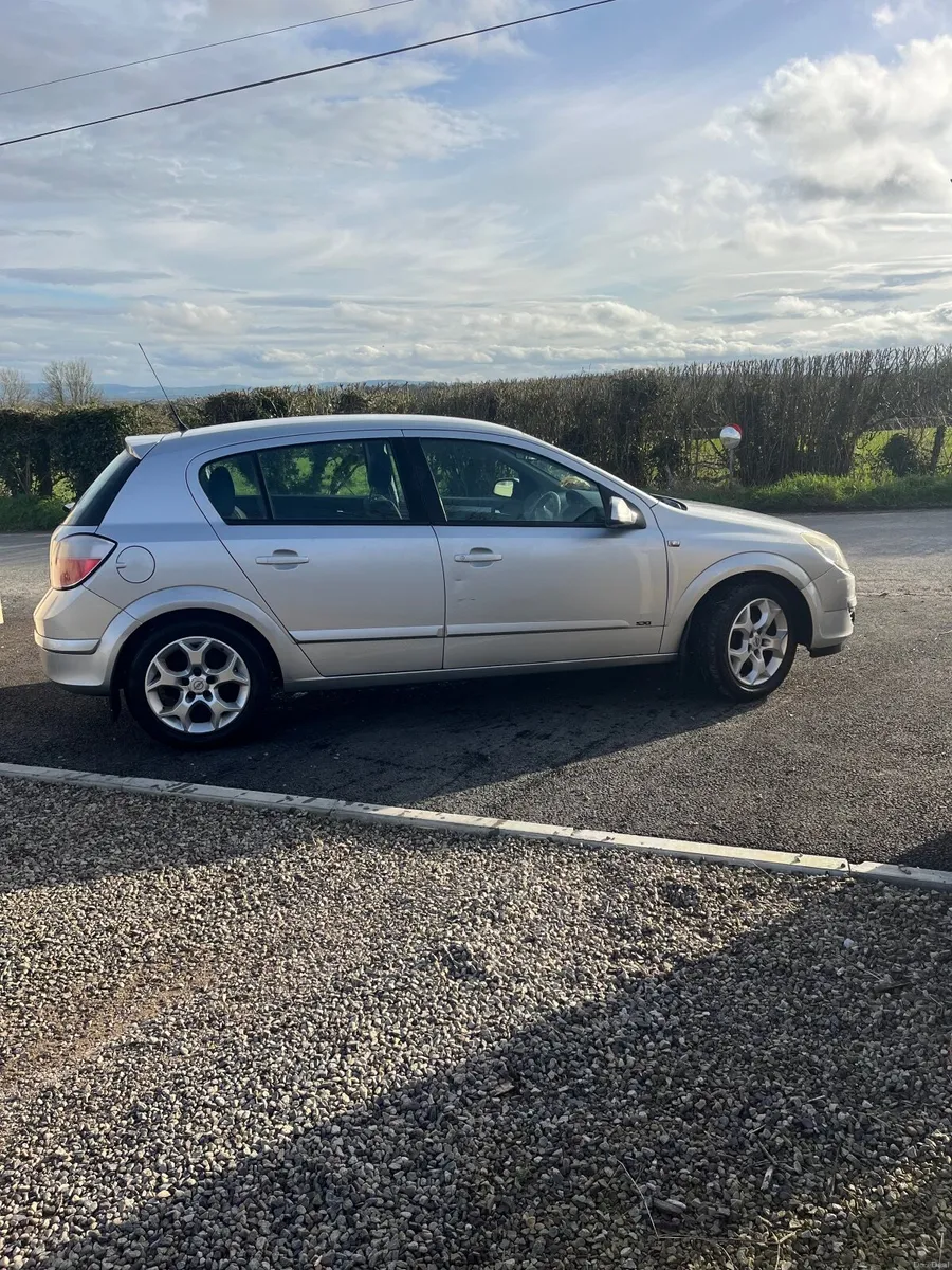 Opel Astra (low milage + full year Nct) - Image 4