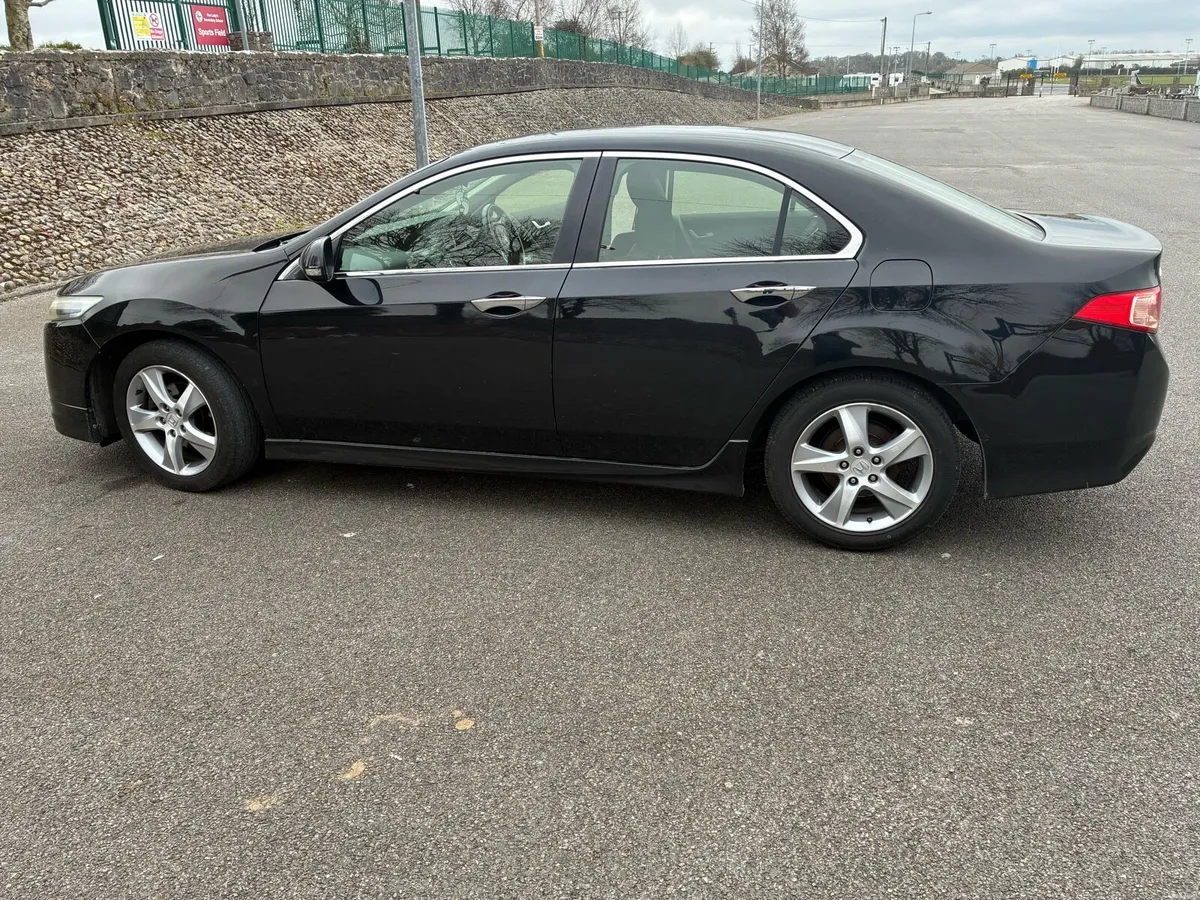 132 Honda Accord S-Type 2.2 i-dtec saloon - Image 3