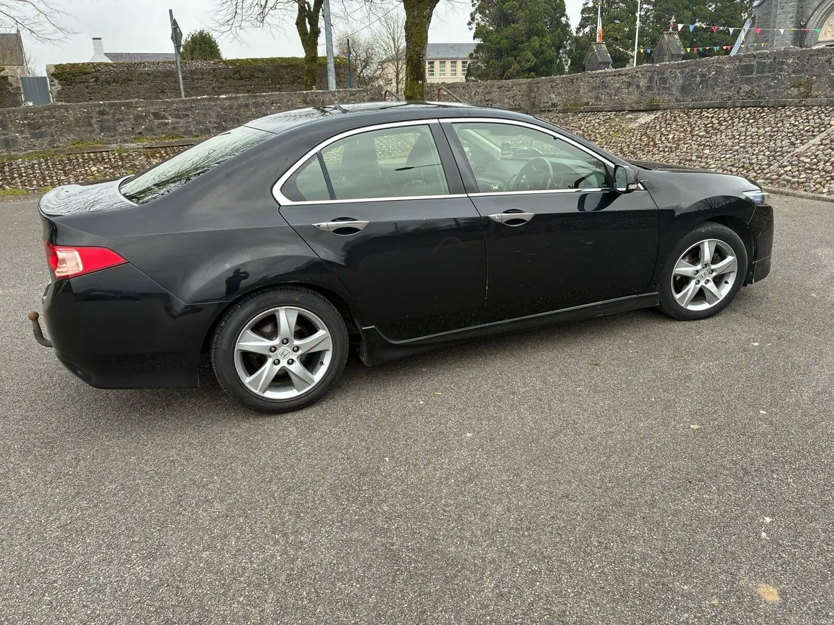 132 Honda Accord S-Type 2.2 i-dtec saloon - Image 4
