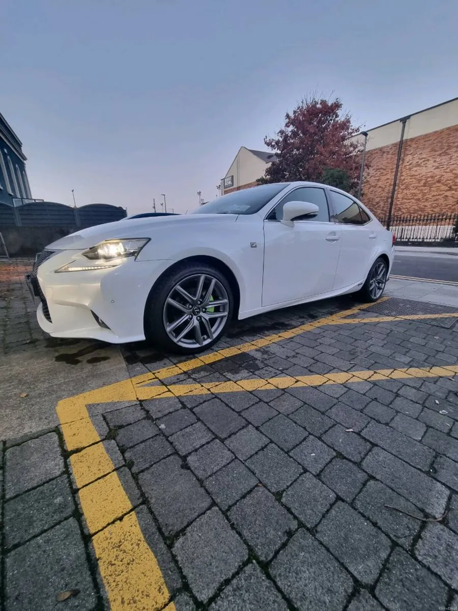 Lexus IS300H  ( negotiable) - Image 3