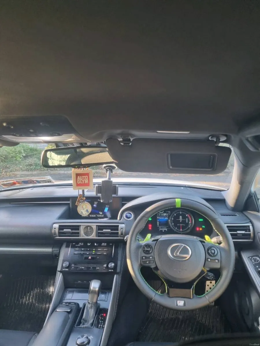 Lexus IS300H  ( negotiable) - Image 4