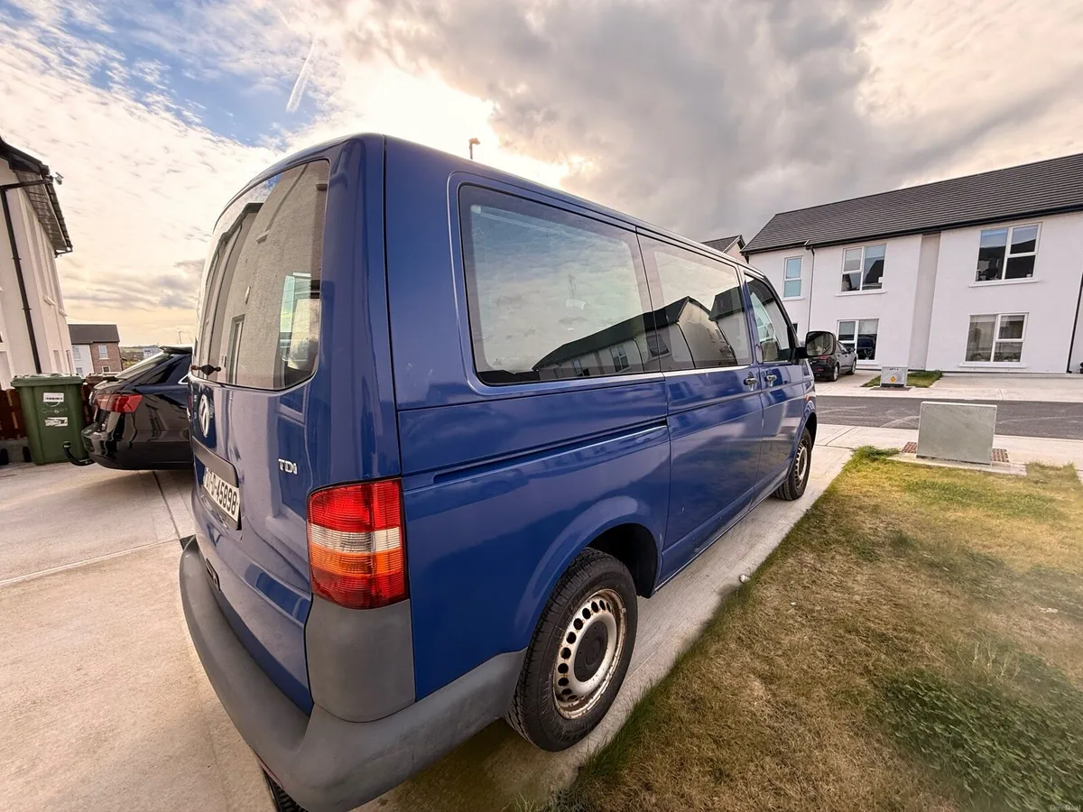 Shuttle 9 seat - Image 3