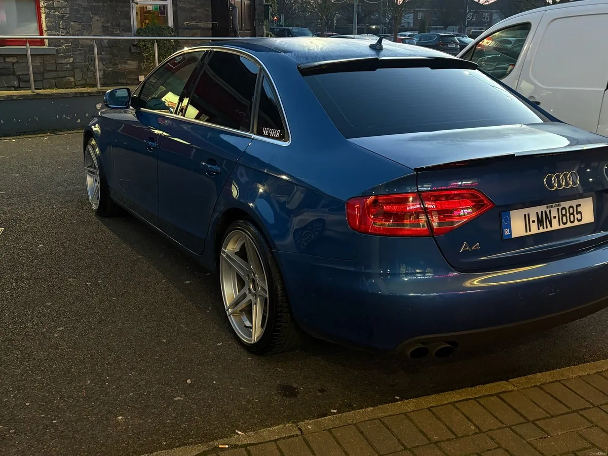 2011 Audi A4 - Image 2