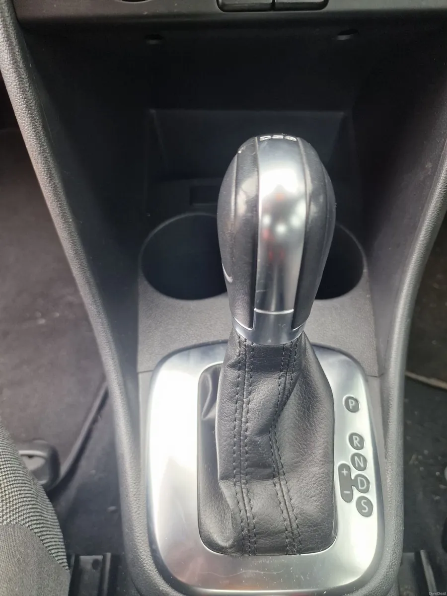 Volkswagen Polo 2013 automatic - Image 2