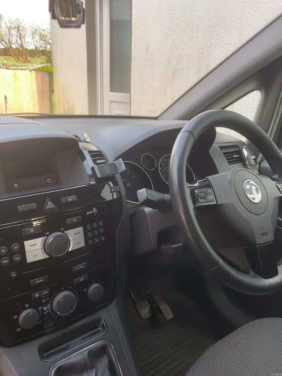 Vauxhall Zafira 2013 - Image 1