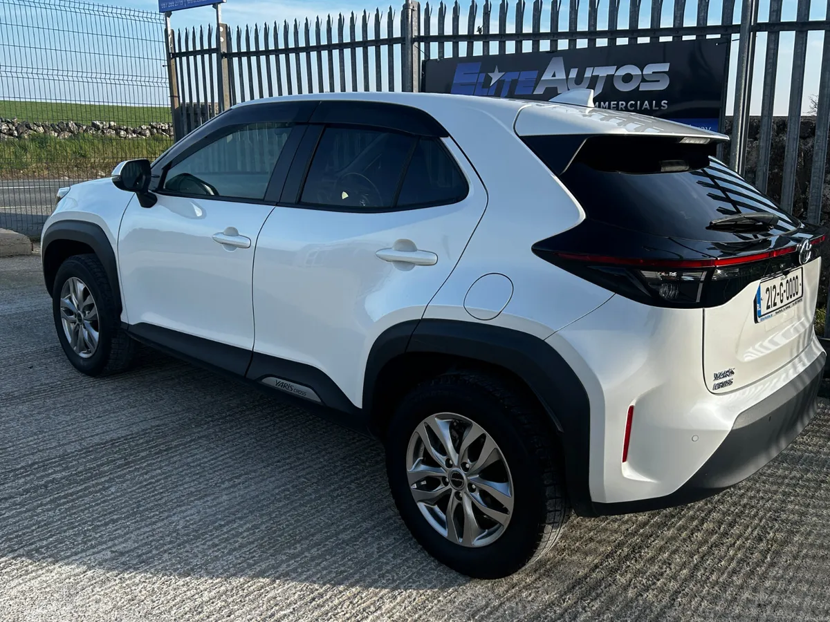 Toyota Yaris Cross Hybrid Sol 2021 - Image 4