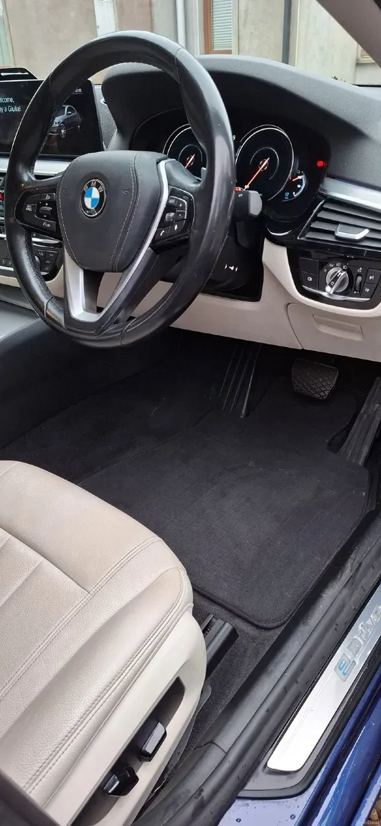 BMW 5-Series 2018 - 530e G30 - Image 4
