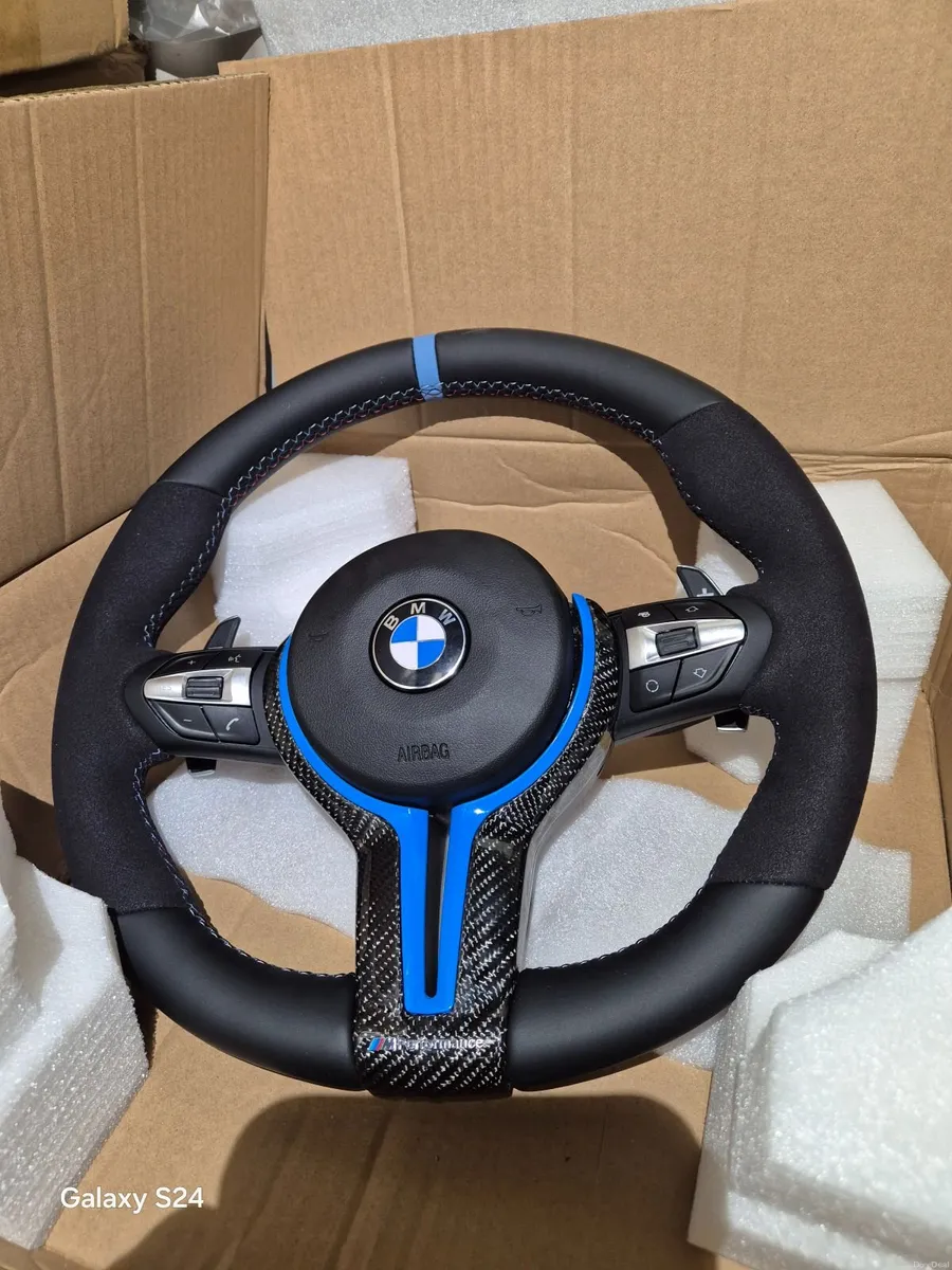 BMW 3-Series 2011 - Image 4