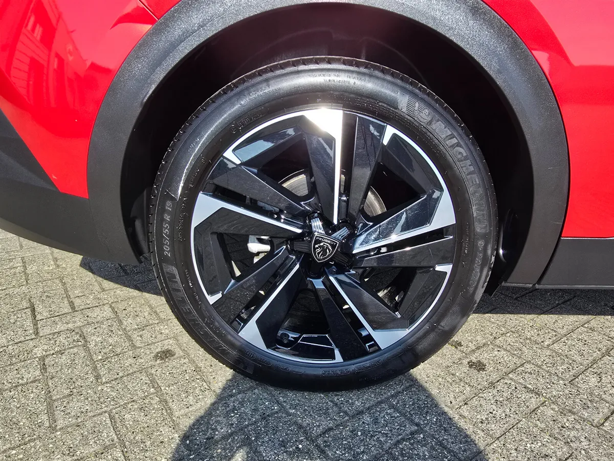 2025Peugeot 408 Allure 1.2 - Image 5