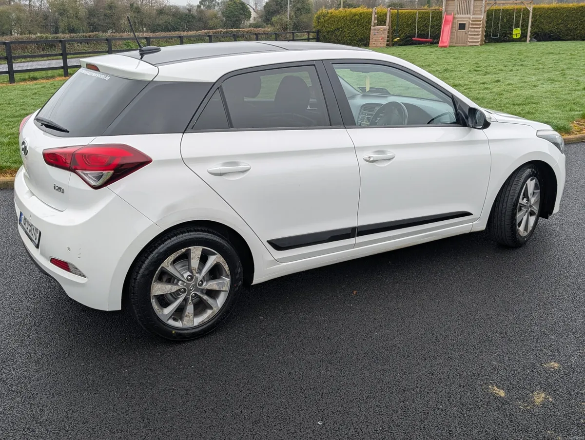 Hyundai i20 2016 PAN ROOF PREMIUM - Image 4