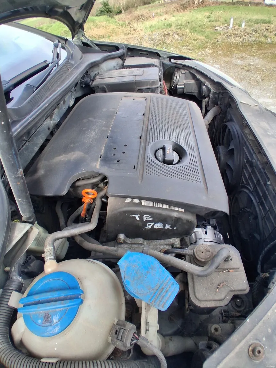 Volkswagen Golf 2004 - Image 2