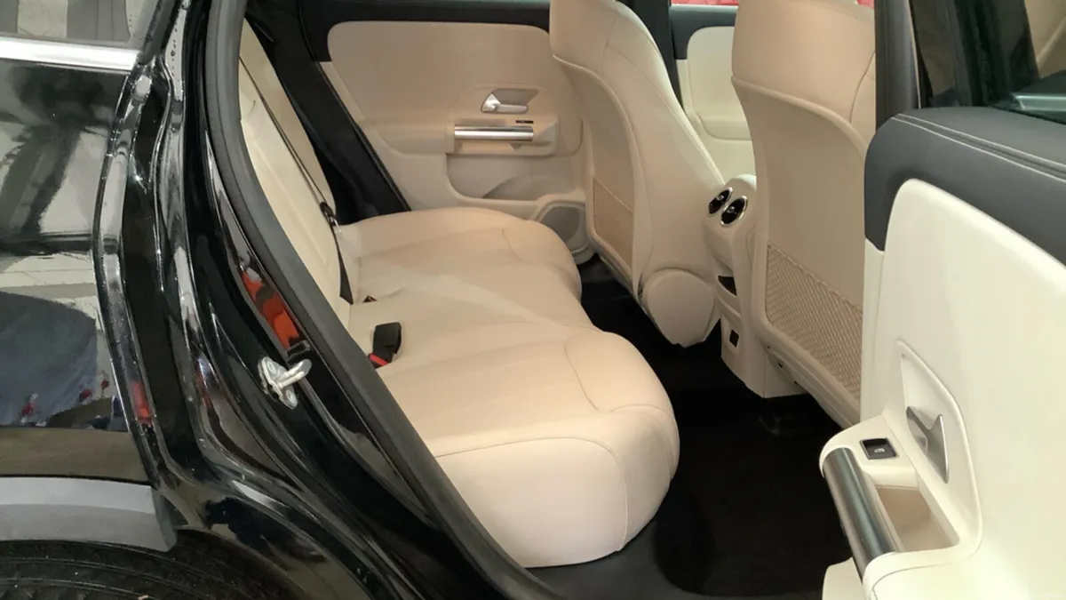 2022 MERCEDES EQA 250 SPORT // CREAM LEATHER - Image 4