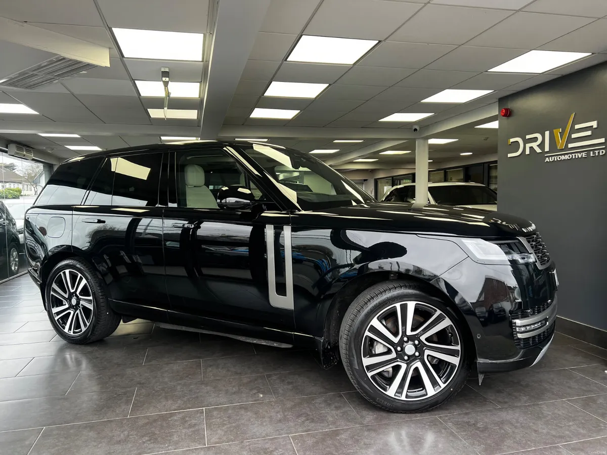Land Rover Range Rover 2023 - Image 1