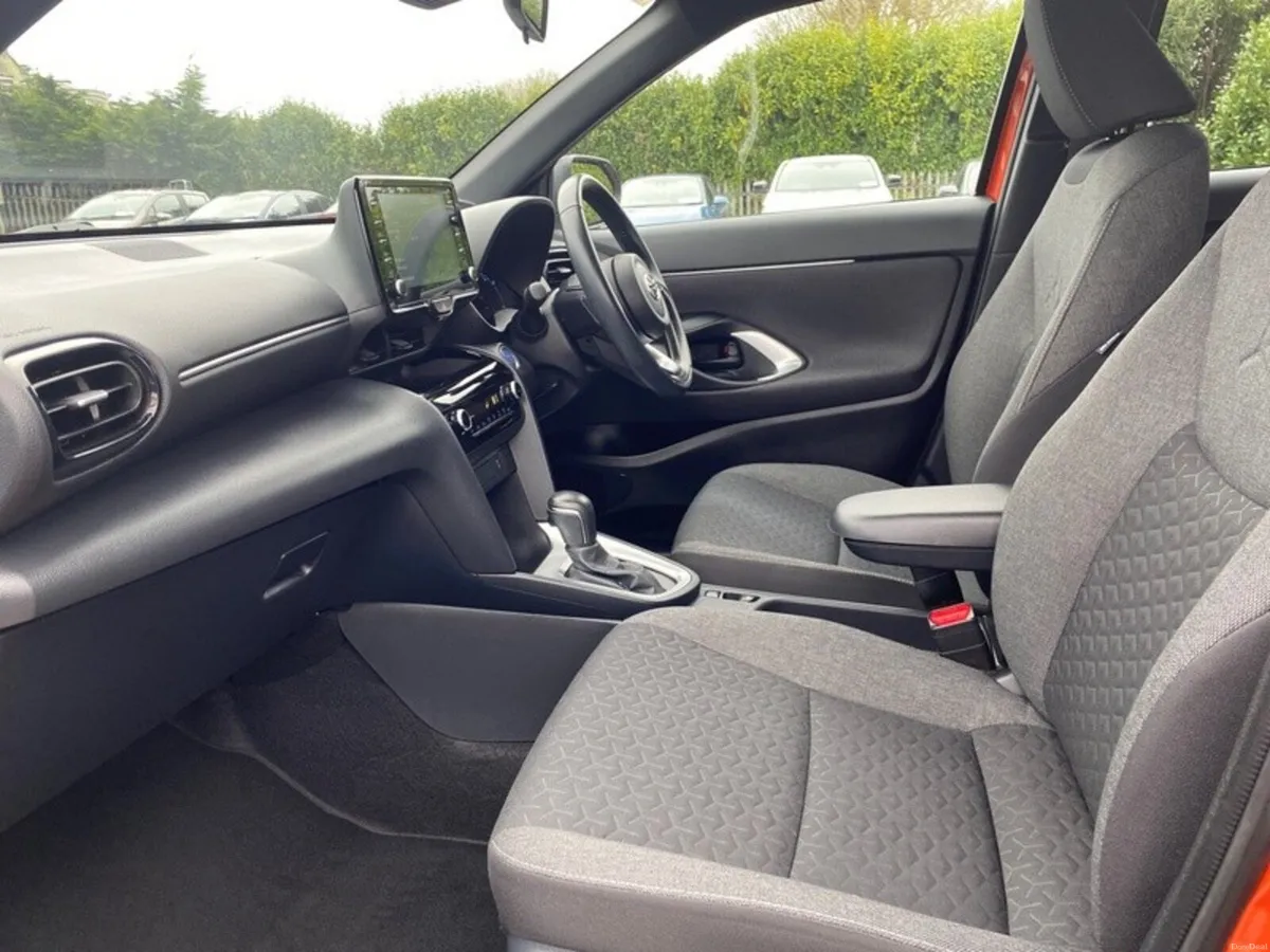 Toyota Yaris Cross YARIS CROSS LUNA SPORT - Image 6
