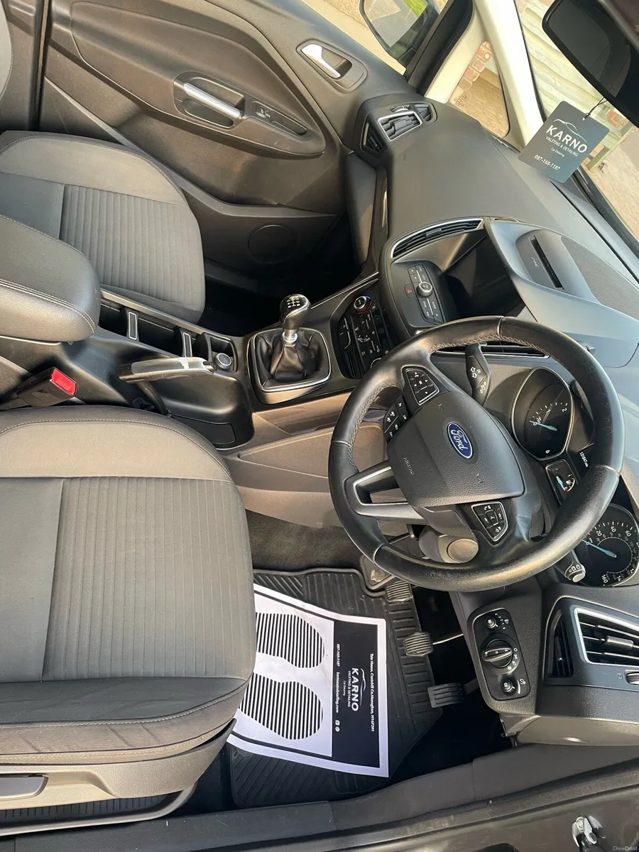 7 seater Ford Grand C-Max Titanium - Image 3