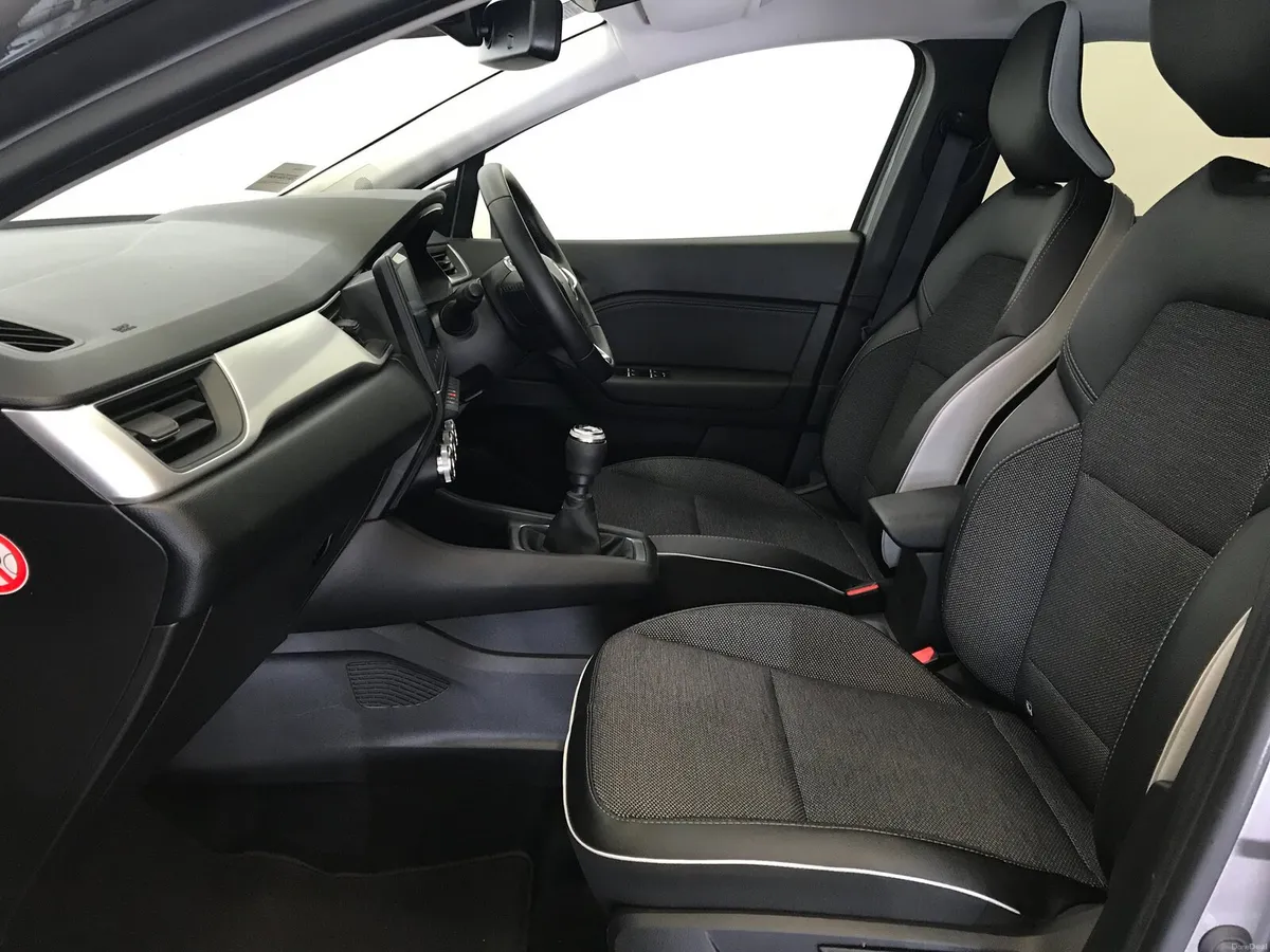 Renault Captur 2023 - Image 3