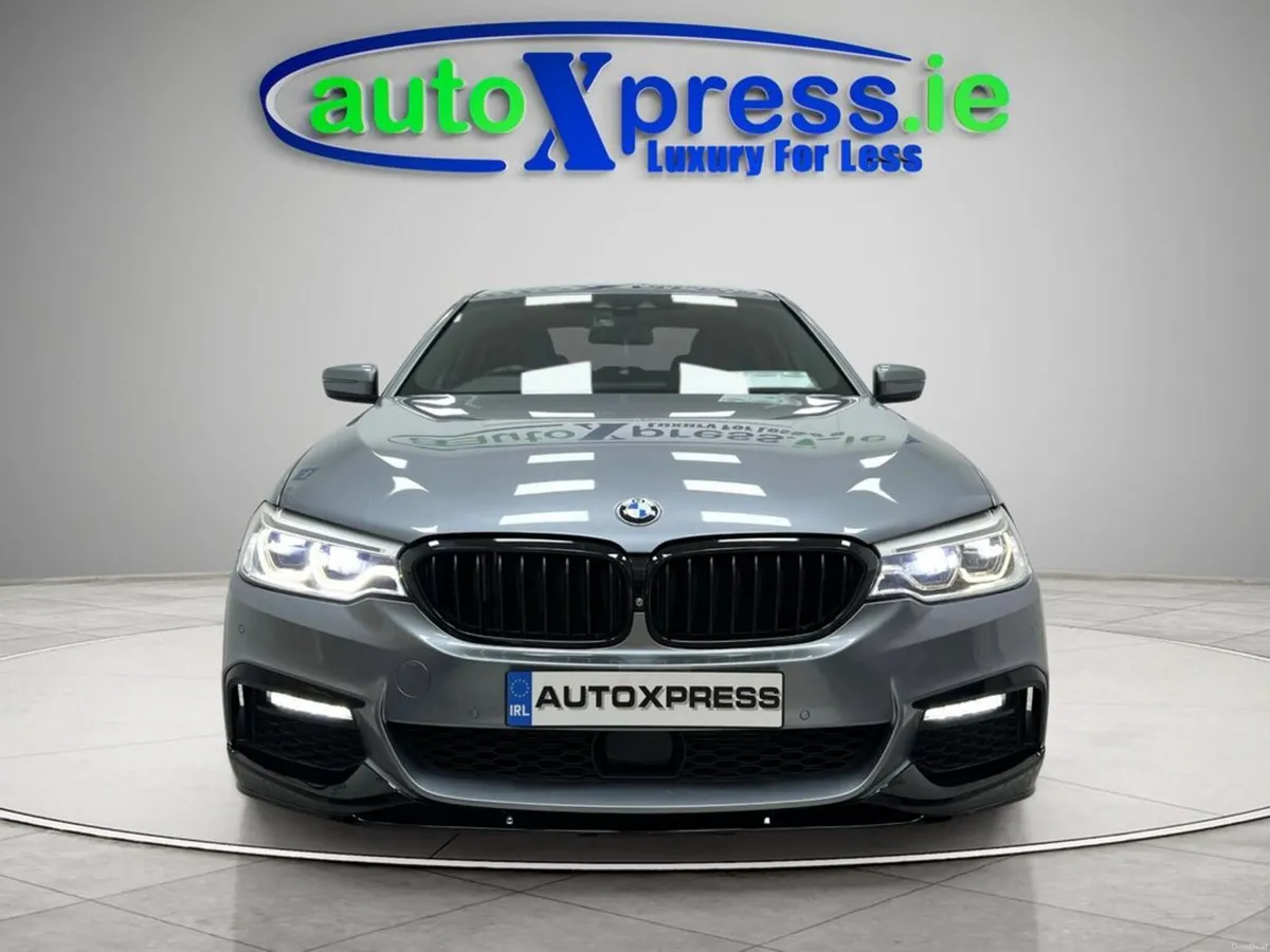 BMW 5-Series 523D M-SPORT Automatic, Reverse camer - Image 3
