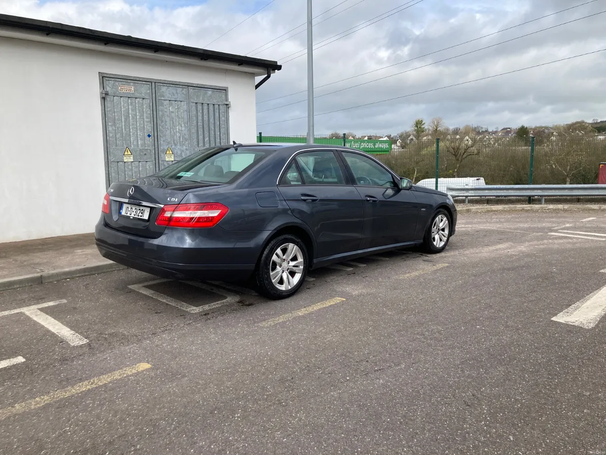 2010 Mercedes-Benz E200d Automatic Saloon - Image 3