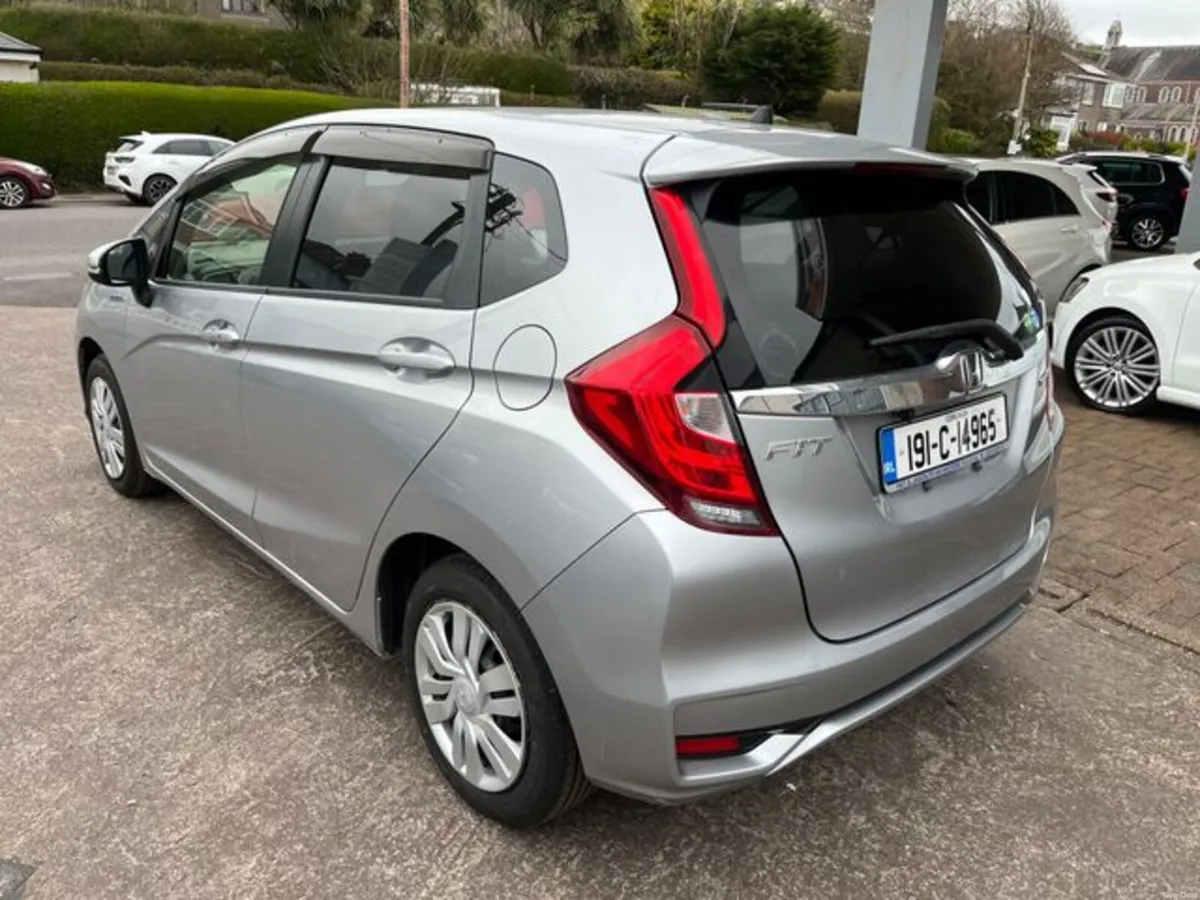Honda Fit 1.5 hybrid automatic - Image 4