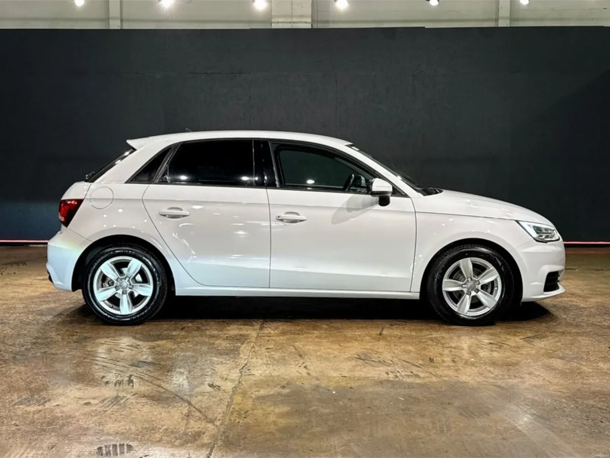 Audi A1 1.0 TFSI - FACTORY ALLOYS - PUSH START/STO - Image 3