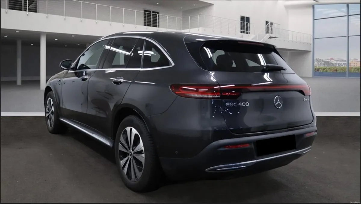 MERCEDES EQC 400 SPORT 4MATIC // CREAM LEATHER - Image 3