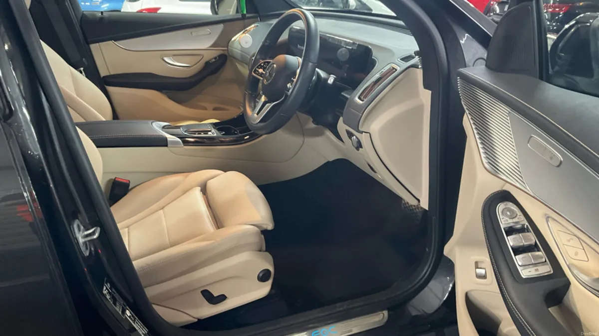 MERCEDES EQC 400 SPORT 4MATIC // CREAM LEATHER - Image 2