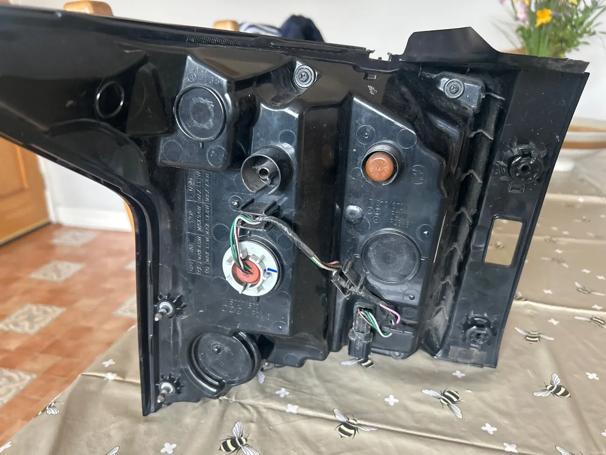 Kia soronto  IV 2023 rear/tail light 92402p2 - Image 2