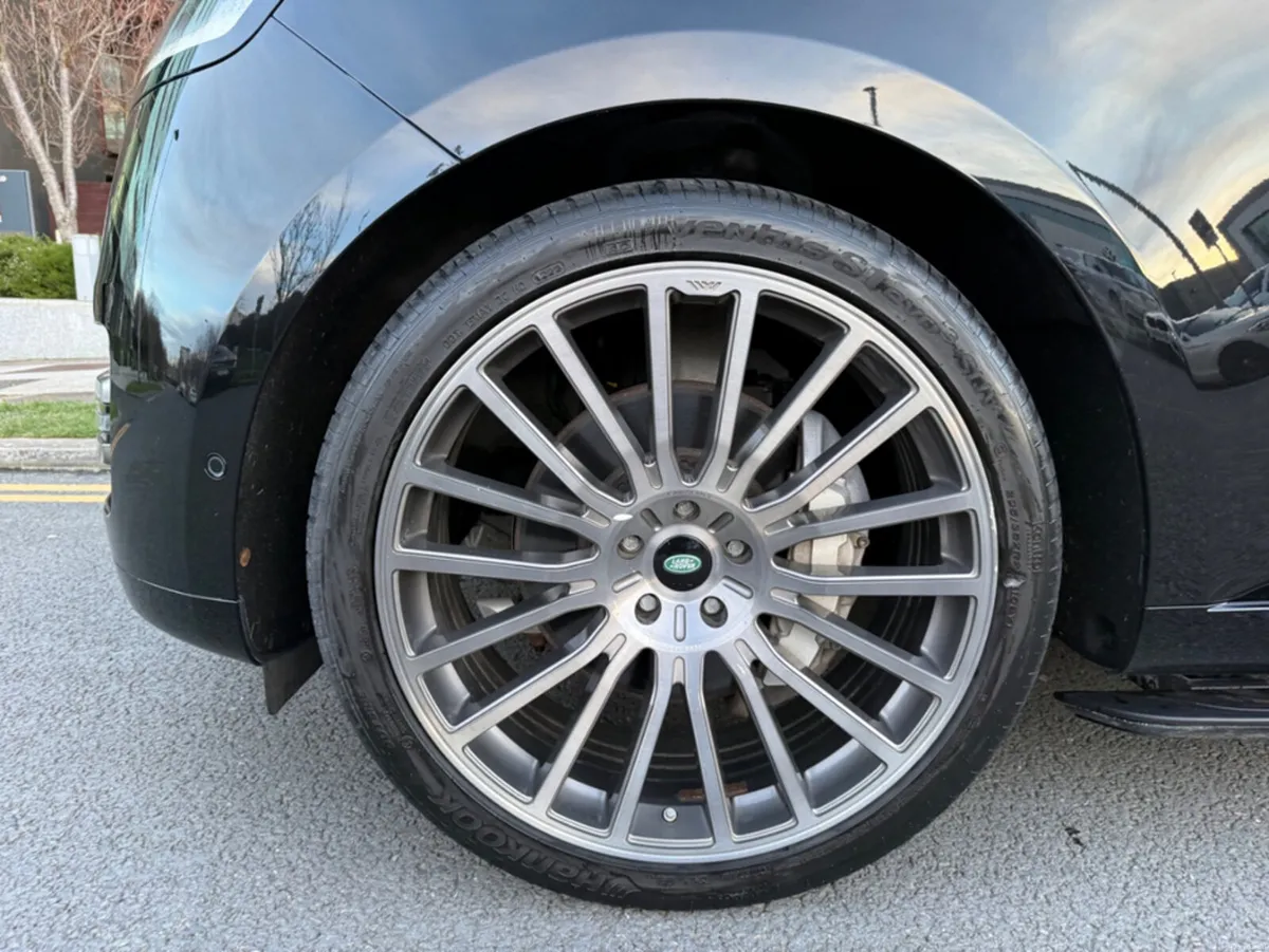 Land Rover Range Rover HSE D350 - Huge Spec - Low - Image 4