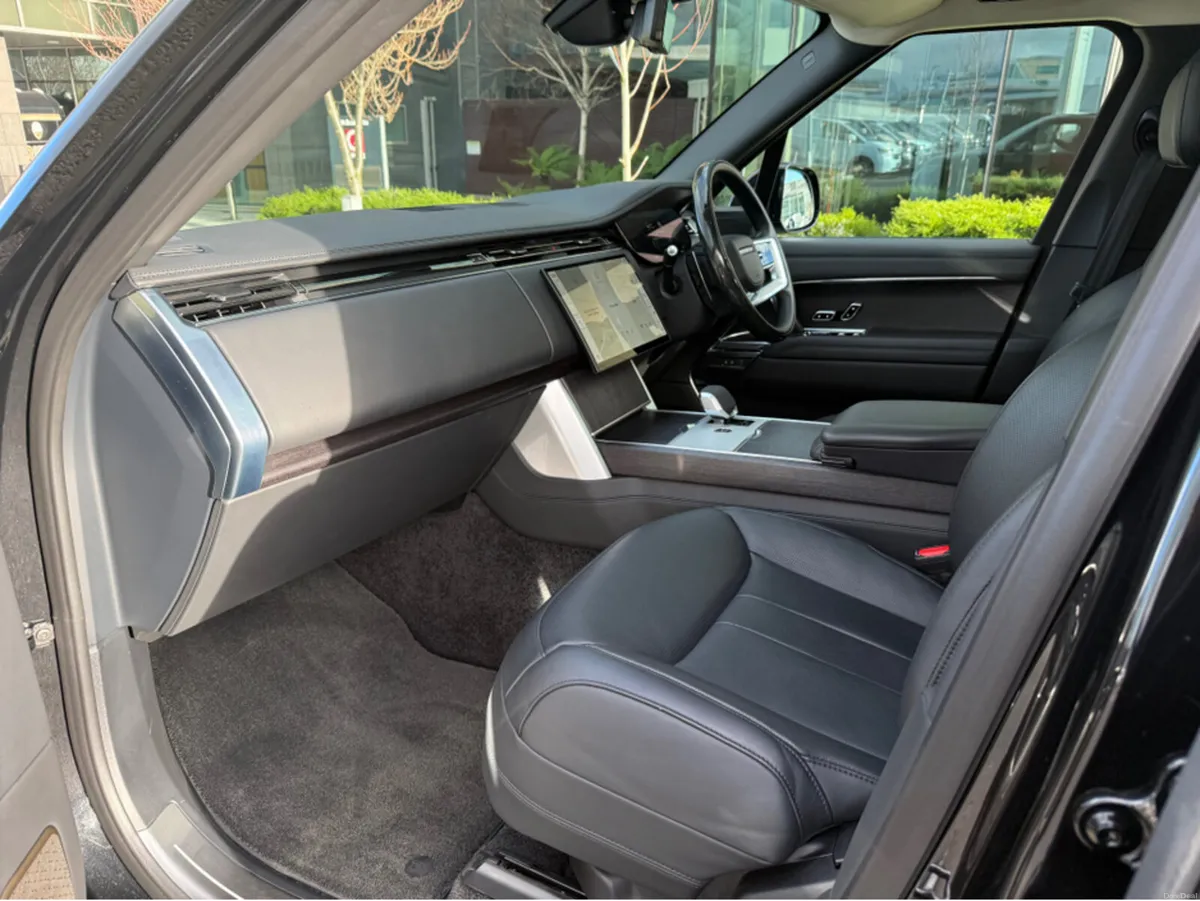 Land Rover Range Rover P550e Autobiography - Image 4