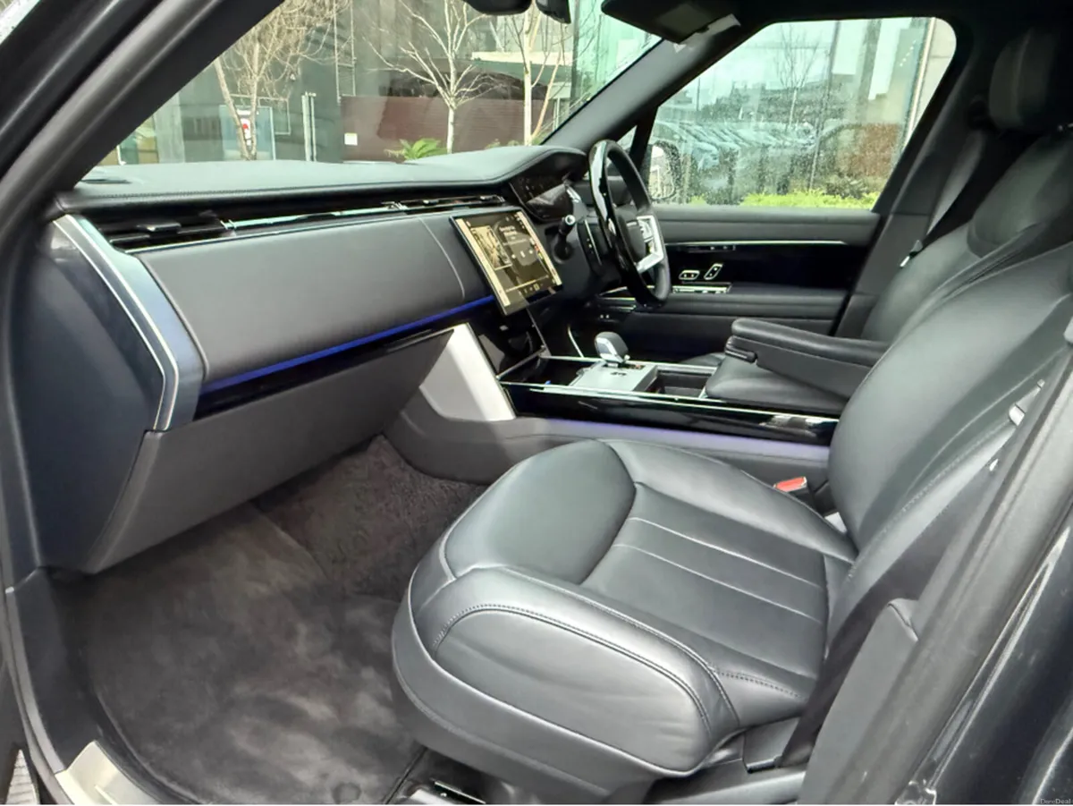 Land Rover Range Rover P460e Autobiography - Image 4