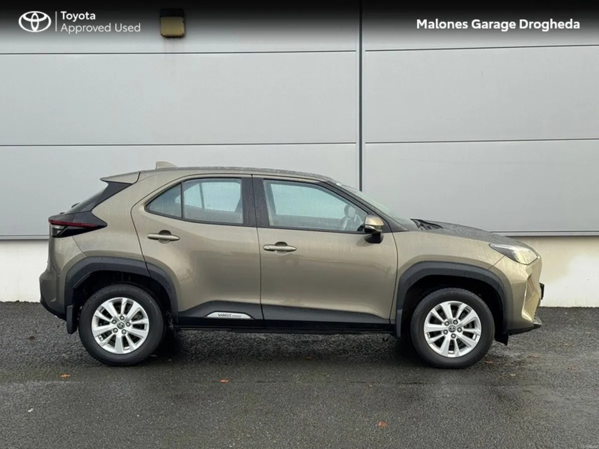 Toyota Yaris Cross 1.5 Hybrid Luna Call Now 041 98 - Image 3
