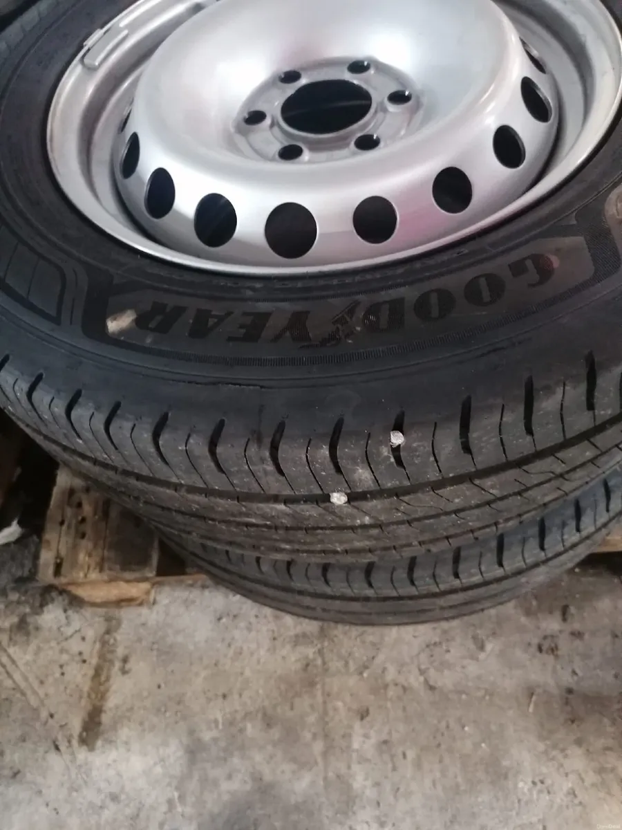 Ford Transit Custom 2026 - Image 2