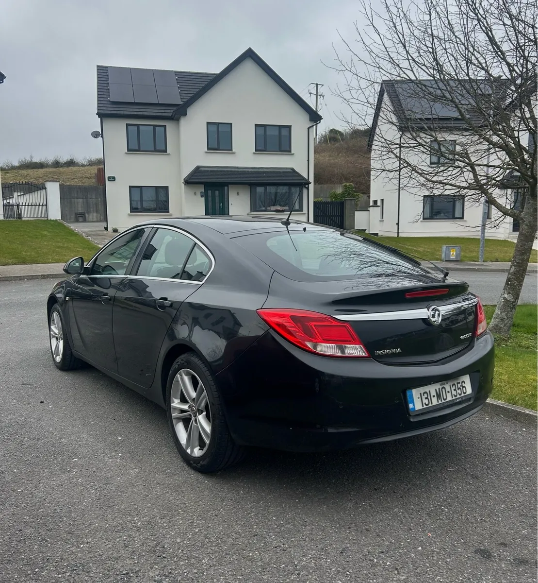 131 Vauxhall Insignia NCT 12/26 - Image 2
