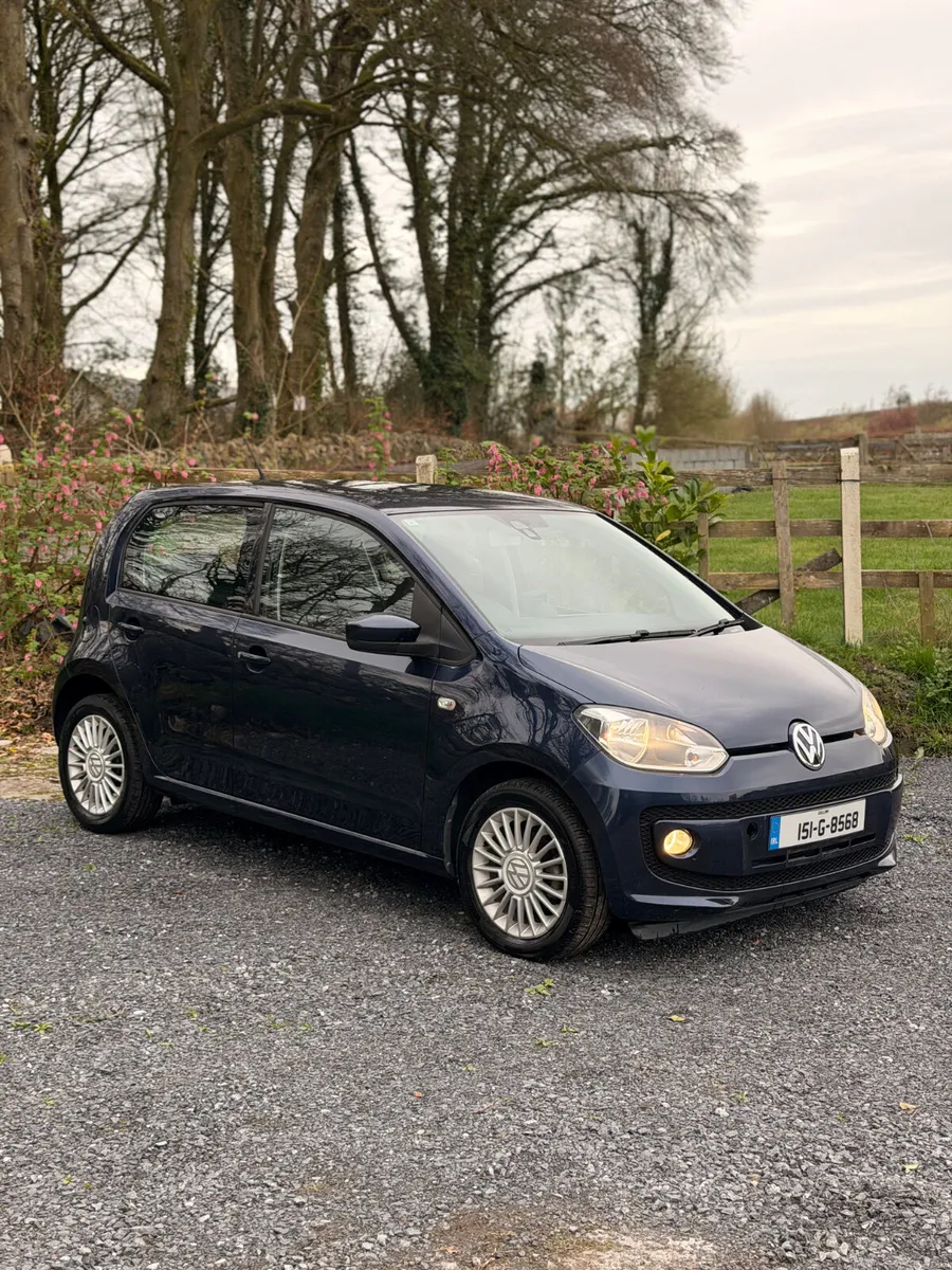 Volkswagen up! 2015 - Image 1
