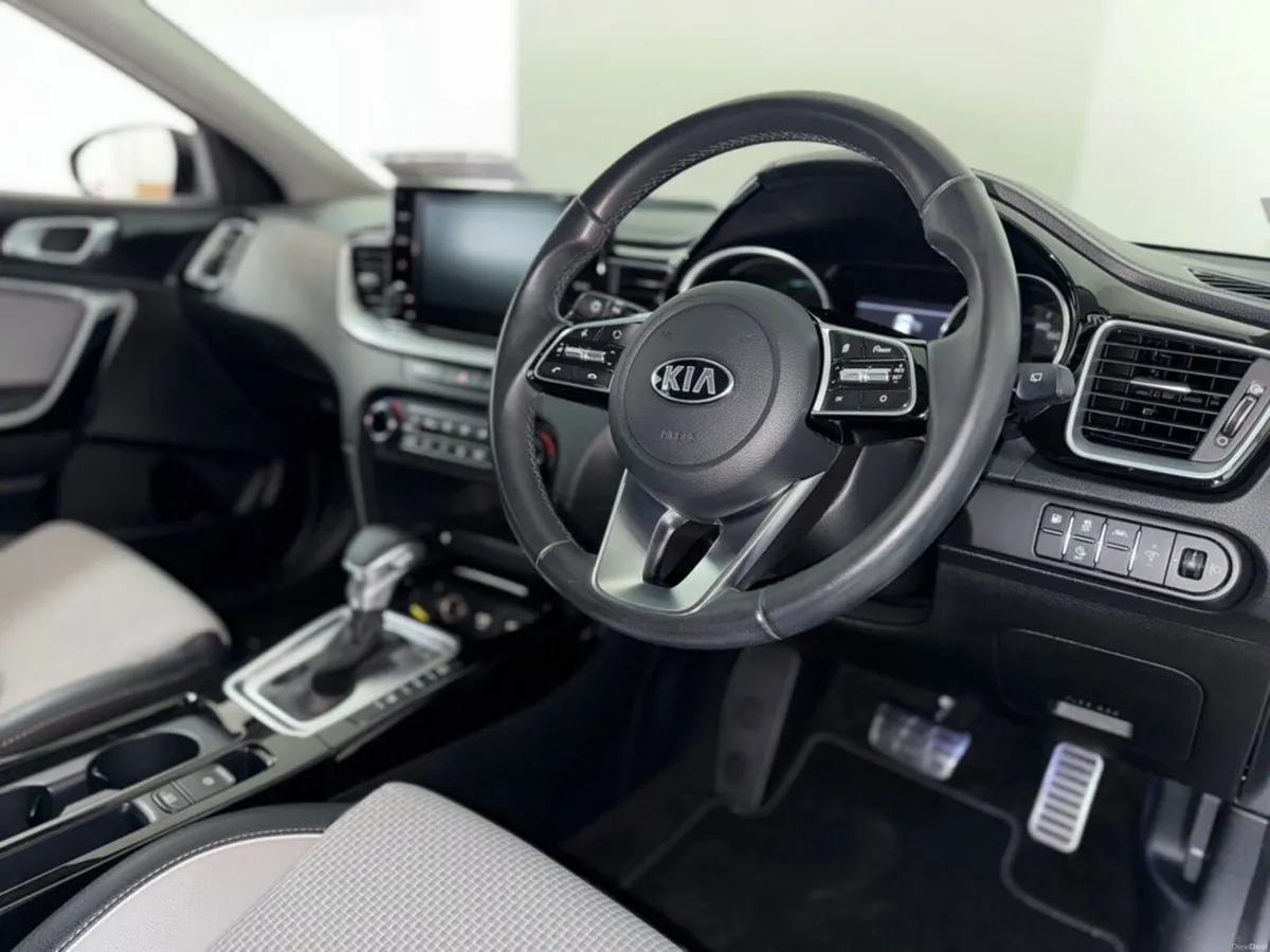 Kia XCeed Phev 5DR Auto - Image 2