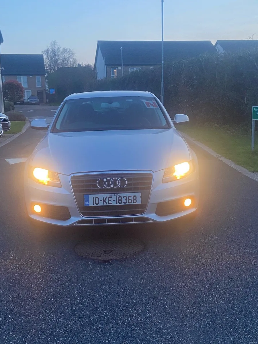 Audi A4 2010 - Image 2