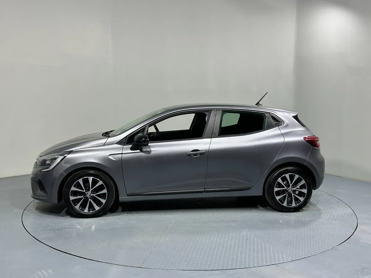 Renault Clio Equilibre 1.0 Petrol 231 - Image 4