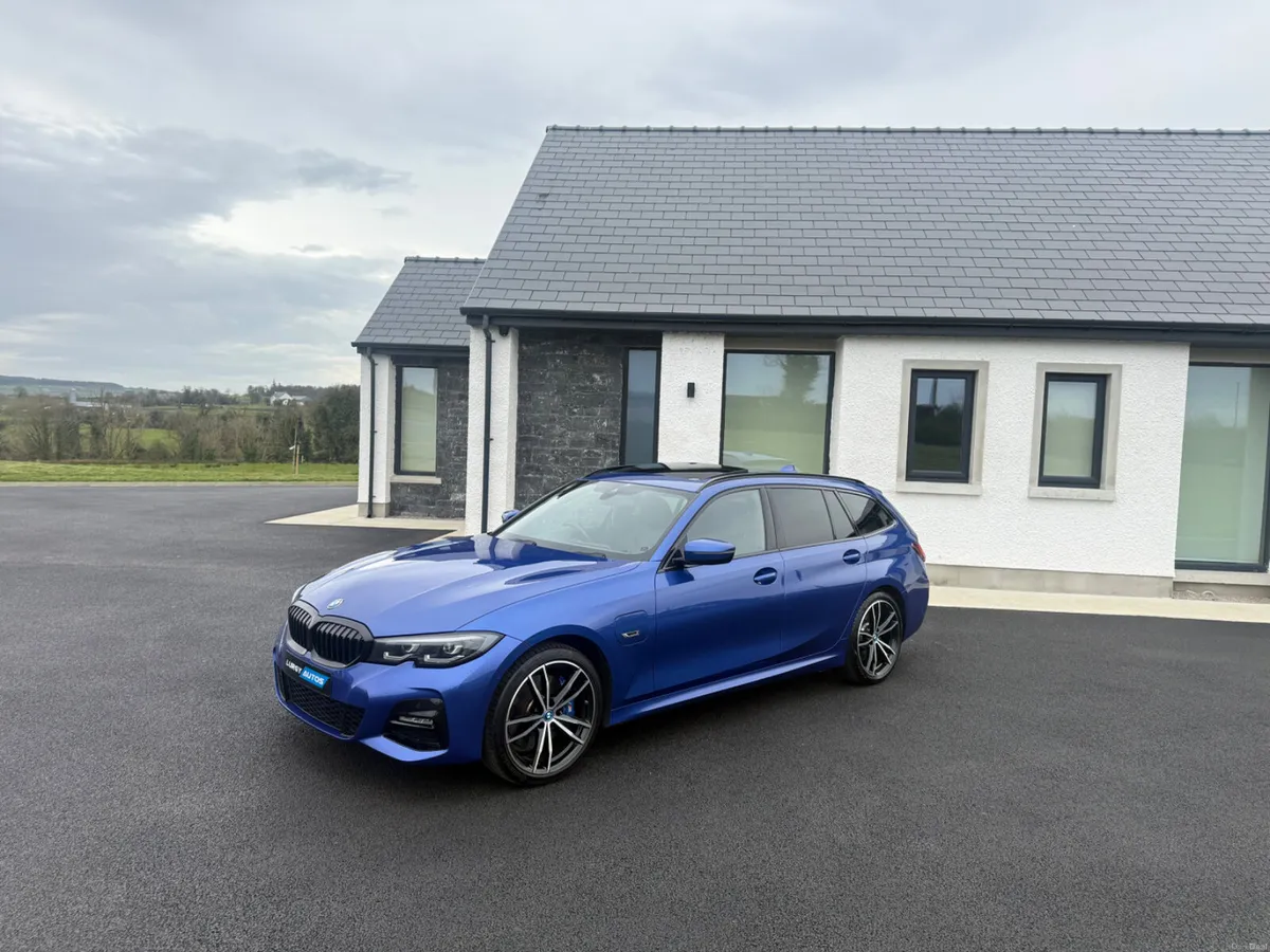212 BMW 330E M - SPORT MASSIVE SPEC - Image 4