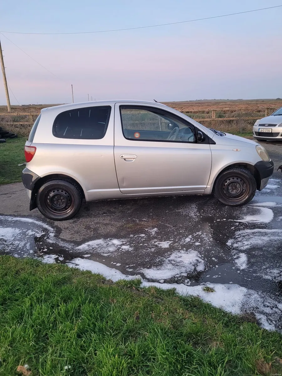 Toyota Yaris - Image 2