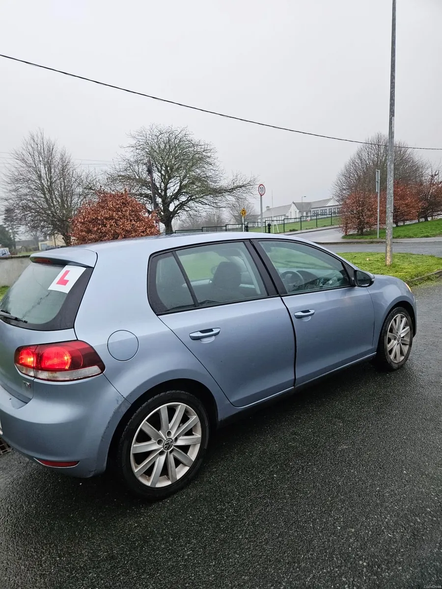 Volkswagen Golf 2011 - Image 4