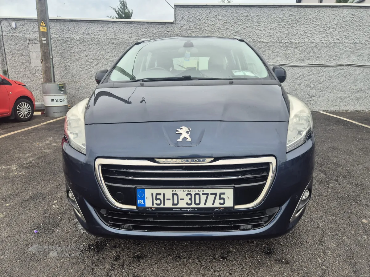 Stunning Peugeot 5008 2015 AUTOMATIC - Image 3