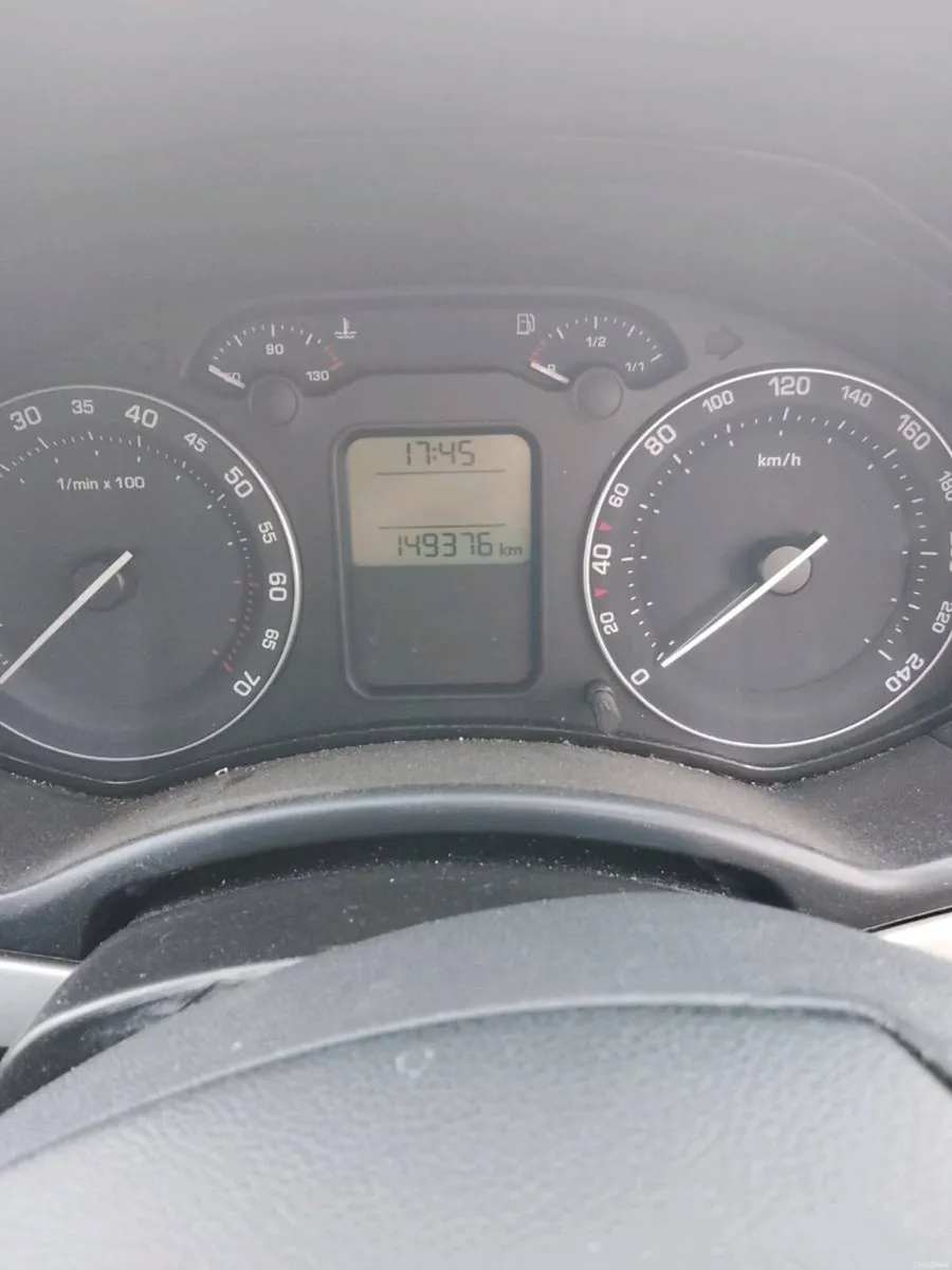 Skoda Octavia 1.4 - Image 1