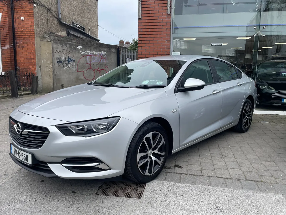 Insignia 1.6 D GRAND SPORT 5DR H/BACK 1 OWNER - Image 3