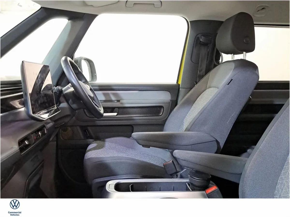 Volkswagen ID.Buzz 7 Seat LIFE 86KWH 280BHP  LWB - Image 4